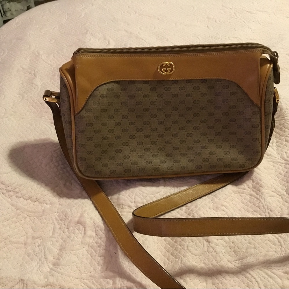 Vintage authentic Gucci crossbody bag with matching wallet